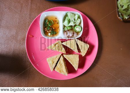 Tofu, Fried Tofu Or Deep Fried Tofu With Dip