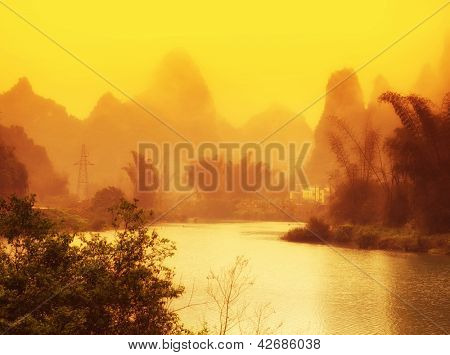 Landscpae coucher de soleil d'yangshuo à guilin, Chine