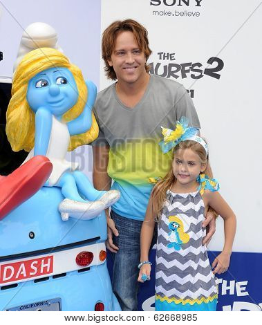 LOS ANGELES - JUL 28:  Larry Birkhead & Dannielynn Marshall arrives to the 