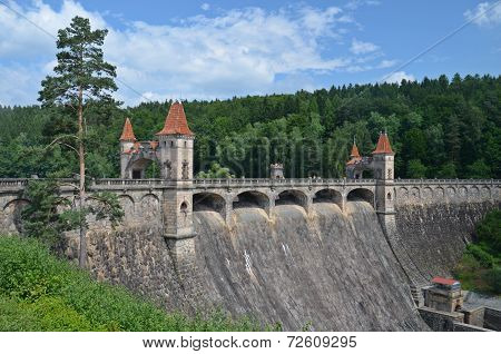 Dam Les Kralovstvi