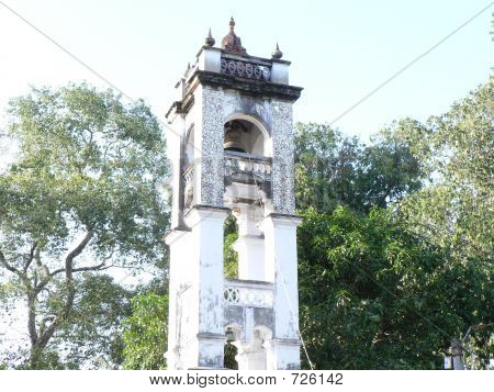 ระฆังเป็นวัดโบราณ