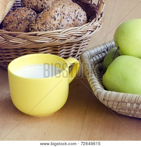 Healthty Breakfast, Milk, Bread, Apples