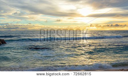 Early  sunset. Seyshelles. Praslin
