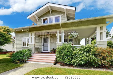 Spacious Entrance Porch With Stairs