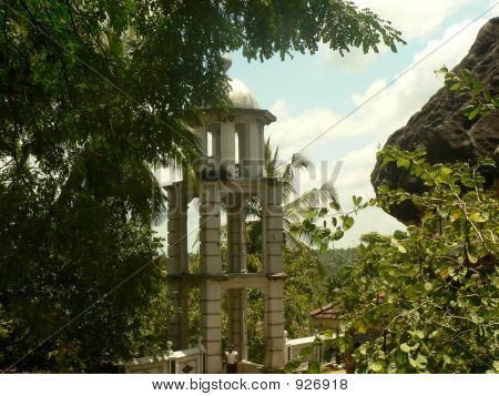 ฉากเป็นวัดทางประวัติศาสตร์ในประเทศศรีลังกา