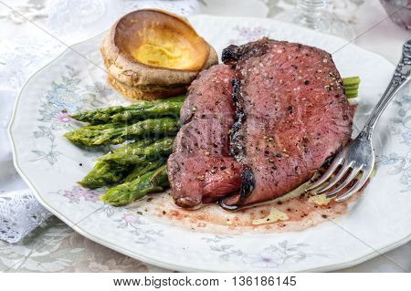 Roastbeef with green Asparagus and Yorkshire Pudding