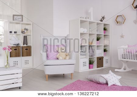 Comfortable Decor Of A Contemporary Baby Room