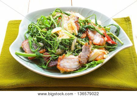 close up fried Water Minosa with crispy pork