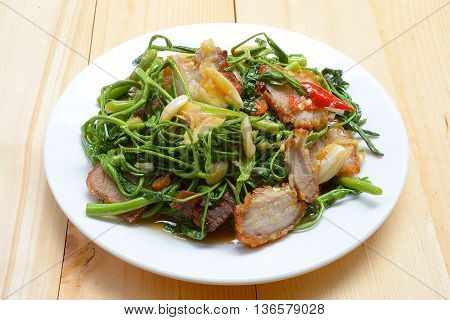 close up fried Water Minosa with crispy pork
