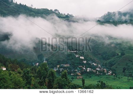 Varjostaneet Village