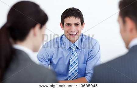 Geschäftsleute, die einen Job interview im Büro