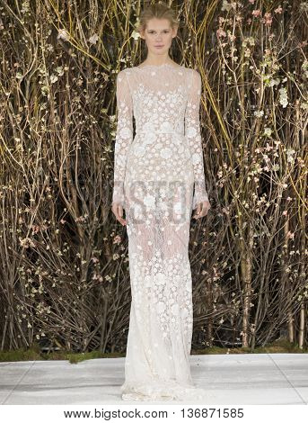 Mira Zwillinger - Bridal Spring/summer 2017 Runway Show