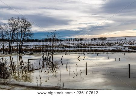 Chinook Arch Over A Field, Kneehill County, Alberta, Canada