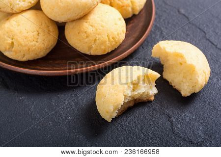Homemade Brazilian Cheese Buns ( Pao De Queijo )