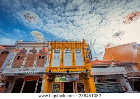 Malacca, Malaysia - Feb 20 , 2017: Jonker Street Is The Centre Street Of Chinatown In Malacca