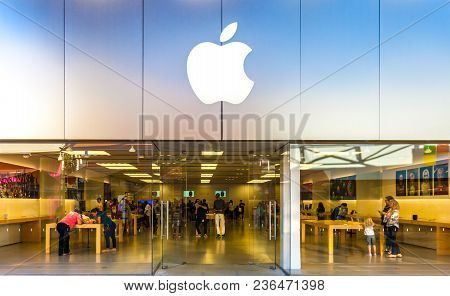 San Antonio, Texas - April 12, 2018 - Entance Of Apple Store Located At La Cantera Mall With People