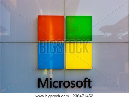 San Antonio, Texas - April 12, 2018 - The Microsoft Logo At The Entrance Of The Microsoft Store And