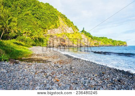 Beautiful Rocky Beach On The Island Of Maui, Hawaii