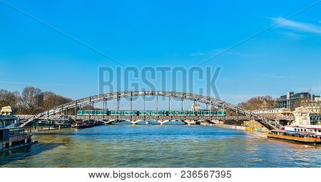 Viaduc D'austerlitz, A Metro Bridge Across The Seine In Paris