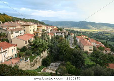 Italia. Toscana. Panorama di Cortona. Tramonto