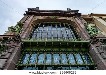 St.petersburg, Russia - June 14, 2015: Facade Of Eliseyev Emporium In St.petersburg. It Is A Large R