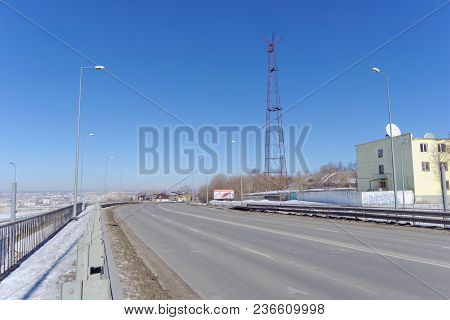 Nizhny Novgorod, Russia. - March 29.2018. View Of The Descent Towards The Metro Bridge On Barminskay
