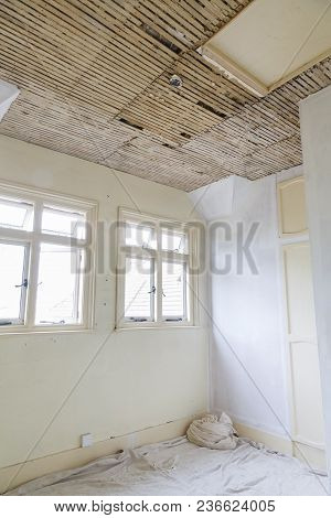 Home Improvement Repairing Plaster And Lath Ceiling