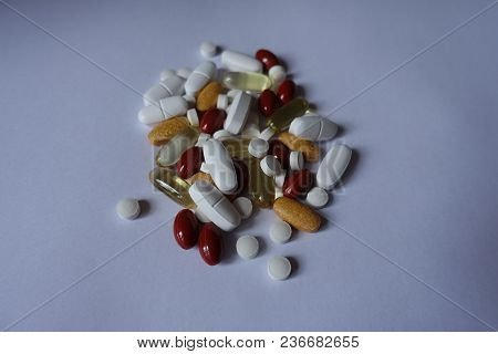 Five Different Types Of Pills In A Heap