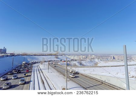 Nizhny Novgorod, Russia. - March 29.2018. View Of The Descent Towards The Oka Bridge . The Photo Is 