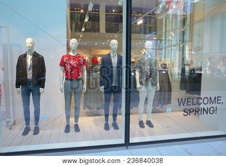 Bracknell, England - April 18, 2018: Window Display Of Spring And Summer Fashion Clothing For Men In