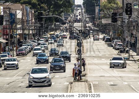 Curitiba, Brazil, January 03, 2018. Traffic Of Vehicles On 7 De Setembro Avenue, In The Central Regi