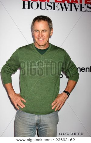 LOS ANGELES - 21 september: Mark Moses aankomen op het laatste seizoen Kick-Off deel 