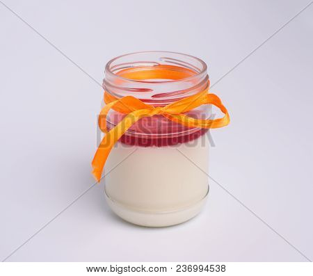 Panna Cotta With Rasperry Or Strawberry Sauce