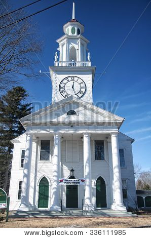 The Front Entrance Of The South Congregational Church In The Town Of Kennebunkport Maine On A Sunny 