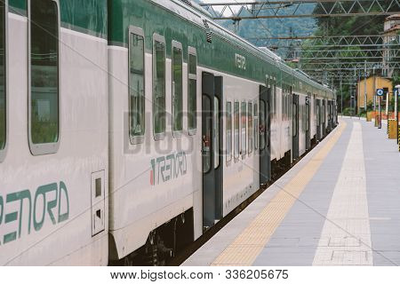 Como Railway Station Arriving Train Trenord Italia. Trenord Locomotive Como Railway Station. Trenord