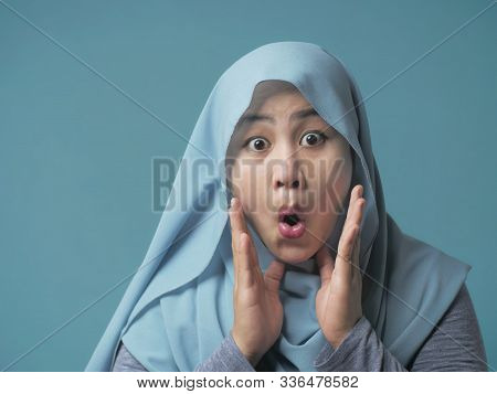 Cute Muslim Lady Shows Shocked Surprised Face With Open Mouth