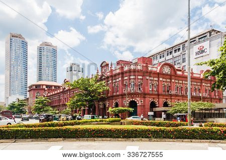 Colombo, Sri Lanka - March 16th 2011: The Cargills (ceylon) Building Which Houses A Department Store