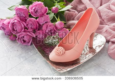 Chocolate Woman Shoe Shape Cake In Heart Form Metal Plate With Pink Roses Flowers And Shawl Voile Fa