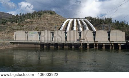 Talbingo, Australia - Jan, 12, 2021: Front View Of Talbingo Dam And Power Station In Nsw