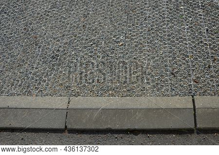 Hexagonal Honeycomb Tiles Made Of Plastic And Fiberglass Fiber Filled With Gravel Serve As A Permeab