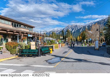 Canmore, Alberta, Canada - 28 September 2021: The Town Of Canmore In The Canadian Rockies