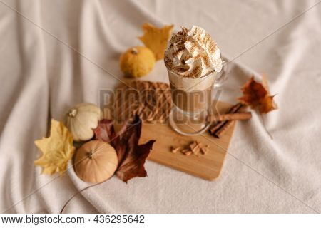 Autumn Latte Cinnamon. Latte Coffee. Pumpkin, Latte, Halloween, Commercial Content. Cozy Latte Set U
