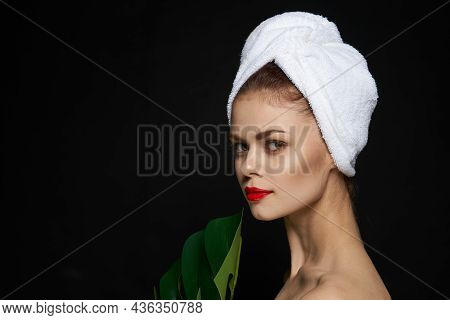 Pretty Woman Palm Leaf Bare Shoulders Clear Skin Spa Treatments