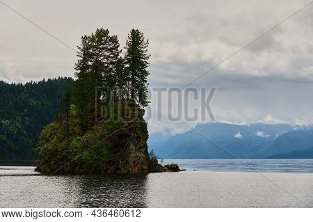 Beautiful Panoramic View At Kucherla Mountain Lake And Mountain Range. Belukha National Park, Altai 
