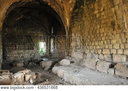 The Ruins Of Main Hall Of Crusader Fortress Chateau Neuf - Metsudat Hunin Is Located At The Entrance