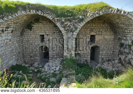 The Ruins Of Crusader Fortress Chateau Neuf - Metsudat Hunin Is Located At The Entrance To The Israe