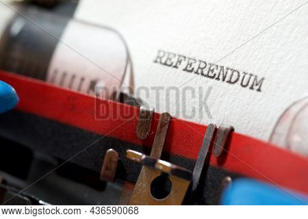 The word referendum written with a typewriter.