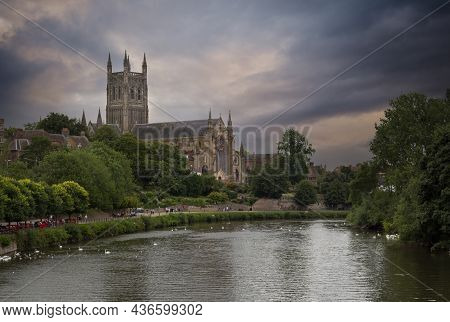 Editorial Worcester, Uk - August 11th, 2021: Worcester Cathedral, An Anglican Cathedral In Worcester