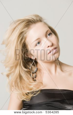 ein Porträt von Blonde schwarz