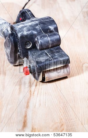 Finishing Ashwood Furniture Board By Belt Sander
